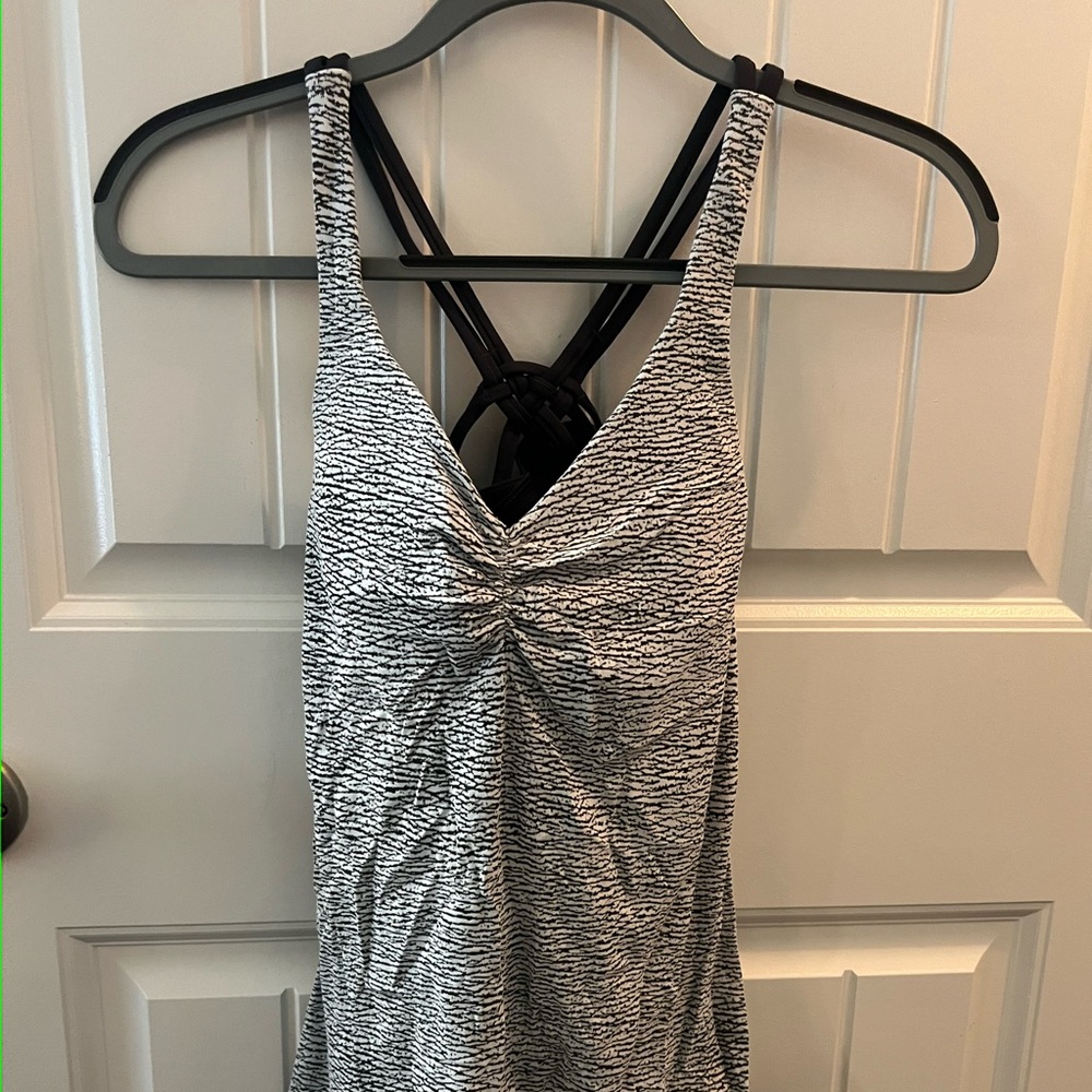 Lululemon top - Picture 3 of 5
